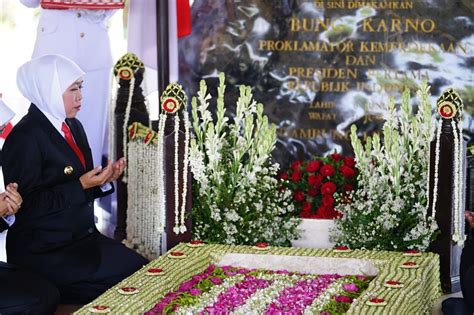 Khofifah Ziarah Ke Makam Bung Karno