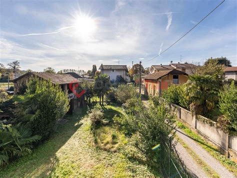 Vendita Villa Unifamiliare In Via Cairoli Vedano Olona Da