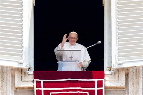 Papa Francisco considera que las personas transexuales también son