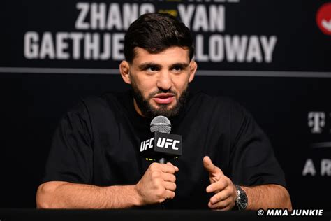 Ufc 300s Arman Tsarukyan Confident Hell Get Title Shot With Charles