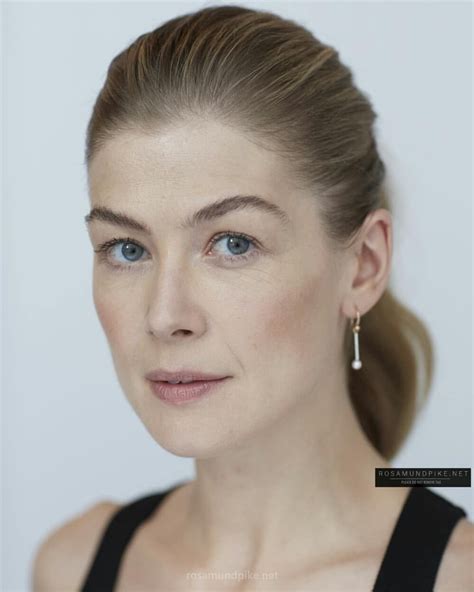 Pin By Juan Carlos On Rostros Rosamund Pike Rosamond Pike Rosamund