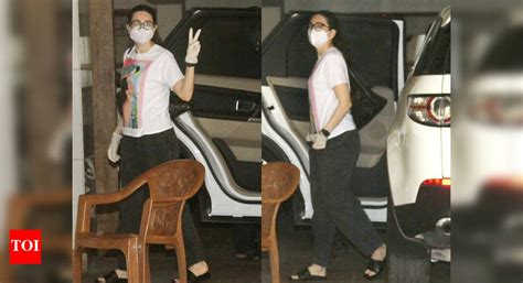 karisma kapoor snapped   kids kiaan  samiera