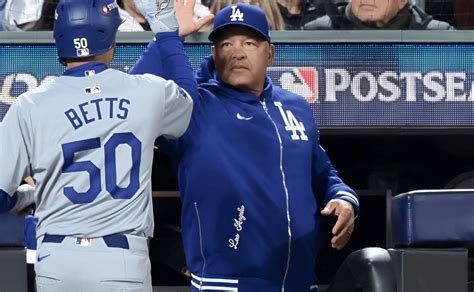 Playoffs MLB Dave Roberts se ha deslizado entre una lista élite tras