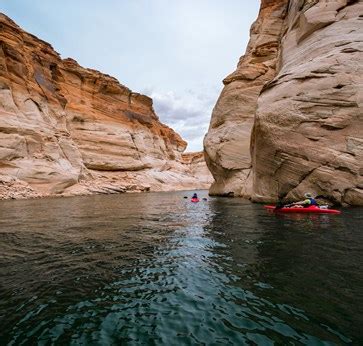 Hiking at South Lake Powell | Lake Powell Resorts & Marinas AZ & UT