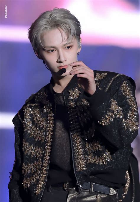 Pin On Jun Wen Junhui 文俊辉