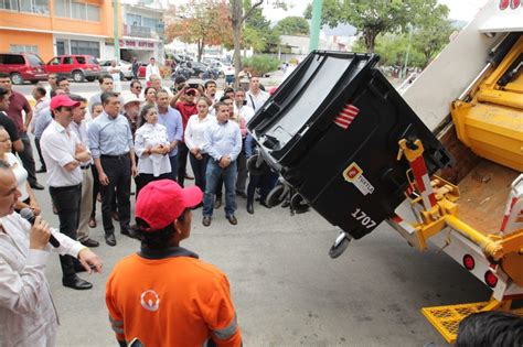 Encabeza Rutilio Escand N Banderazo De Salida A Nuevas Unidades De