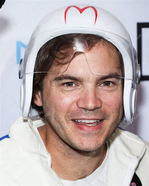 El Actor Estadounidense Emile Hirsch Llega A La Gala Anual Boo Ball