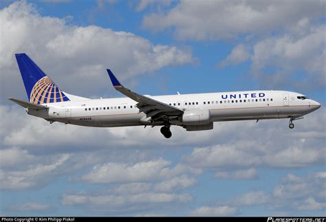 N78448 United Airlines Boeing 737 924ER WL Photo By Kim Philipp Piskol