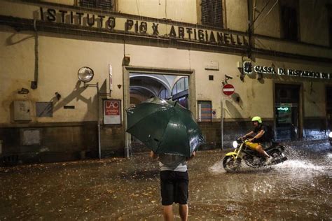 Nubifragio Firenze In Due Ore Cresce Il Livello Dei Fiumi Ema Oltre