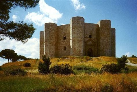 Explore The Striking Castel Del Monte In Apulia