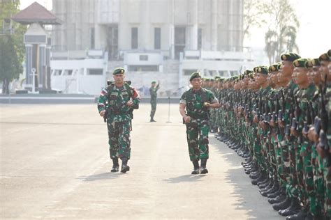 Pangdivif 2 Kostrad Pimpin Upacara Purna Tugas Satgas Pamrahwan Maluku