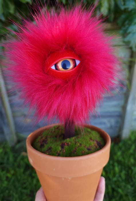 SALE - Eye Stalk | Felt
