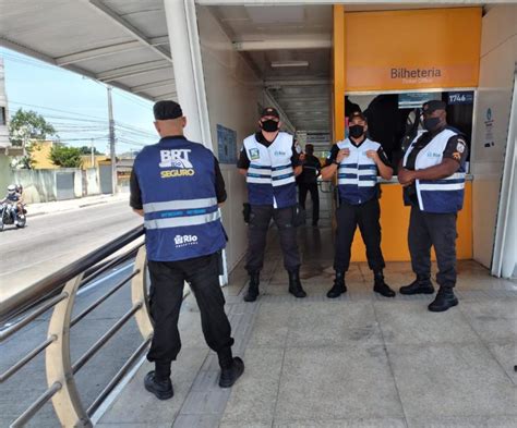 Homem Preso Em Flagrante Furtando Cabos Em Esta O De Brt Na Zona