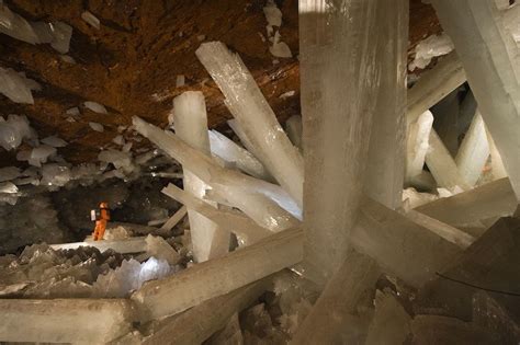 Cave Of The Crystals Naica Mexico Crystal Cave Giant Crystal Crystals