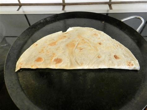 How To Use A Comal To Heat Tortillas Delishably