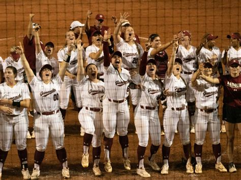 PHOTOS: Gamecock softball defeats No. 11 Florida - The Daily Gamecock ...