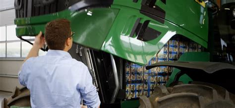 John Deere unveils latest all-electric tractor prototype for zero ...