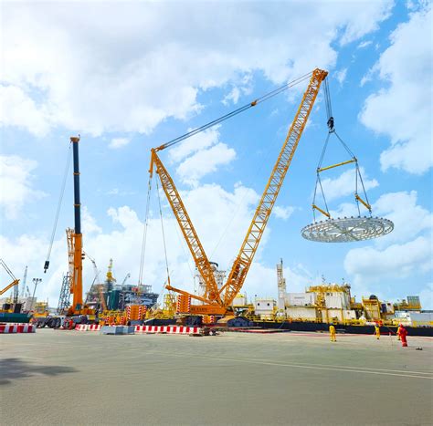 Heavy Lifting Equipment Rental in Dubai, UAE & Saudi Arabia
