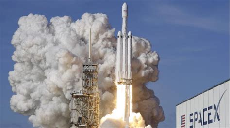 Spacex Sends World S Most Powerful Rocket On First Commercial Flight