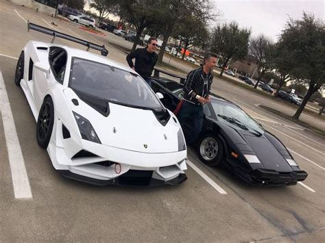 Dennis Collins 2025: Wife, net worth, tattoos, smoking & body facts