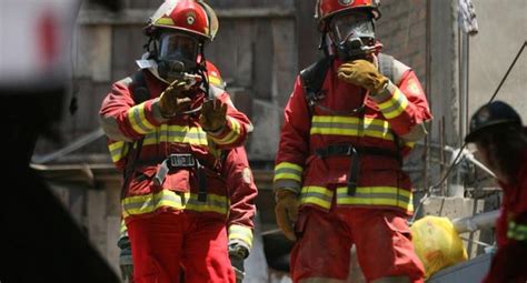 Piura Incendio Deja En La Calle A Doce Familias En Sullana