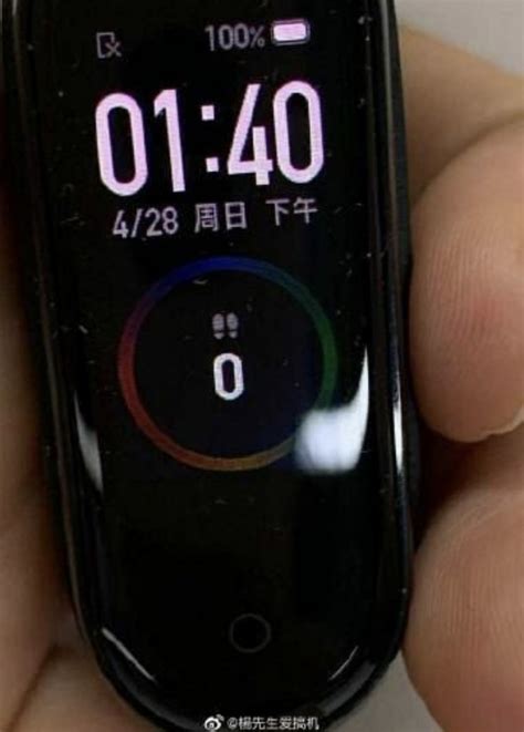 Рабочий Xiaomi Mi Band 4 впервые показали на фото