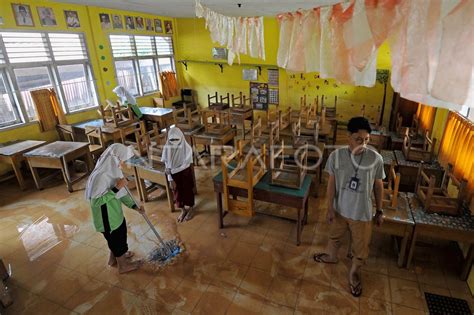 SEKOLAH TERDAMPAK BANJIR DI JAMBI ANTARA Foto