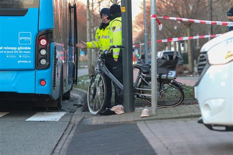 Fietsster Ernstig Gewond Bij Aanrijding Met Lijnbus In Drachten