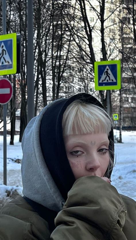 Pin by shitai hentai on włosyy in 2025 Face piercings Edgy blonde