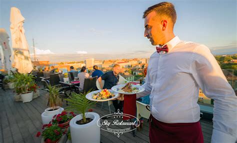 Sky Rooftop Restaurant Timișoara lansează noul meniu de miel Ziua de Vest