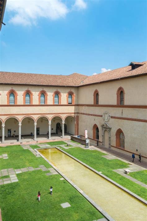 La Corte Ducale En El Castillo Castello Sforzesco De Sforza Fotografía