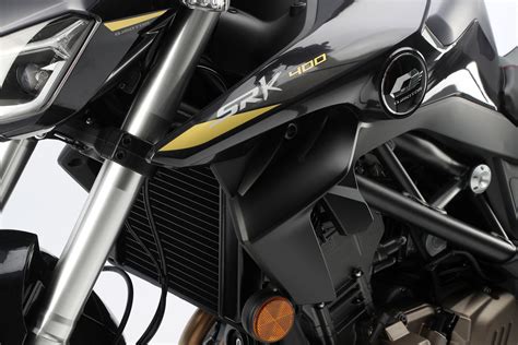 QJ Motor SRK Moto Naked Andar De Moto