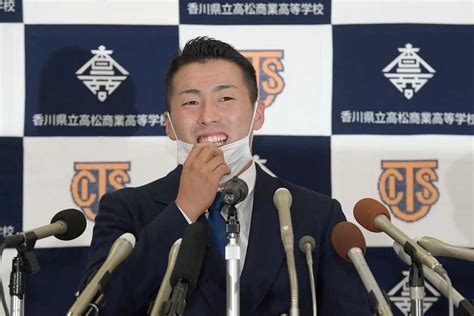 巨人1位指名の高松商・浅野「まさか競合するとは思っていなかったのでうれしかった」／ドラフト サンスポ