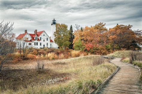 11 Haunted Lighthouses Of The Great Lakes Region From Michigan To New York