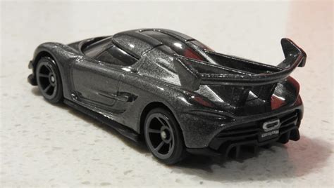 Машинка Базова Hot Wheels 2020 Koenigsegg Jesko Torque 1 64 GRY04 Grey купити в інтернет