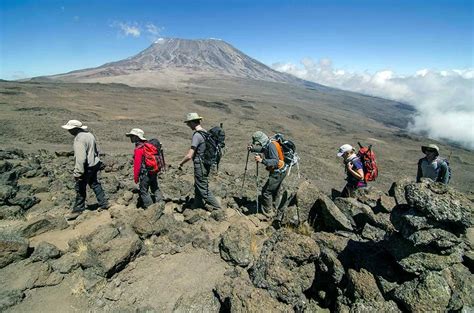 Cómo prepararse mentalmente para escalar el Kilimanjaro Kermali Tours