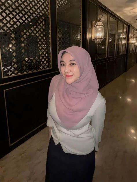 Pin Di Hijabs 02 Di 2024 Gaya Hijab Wanita Cantik Wanita