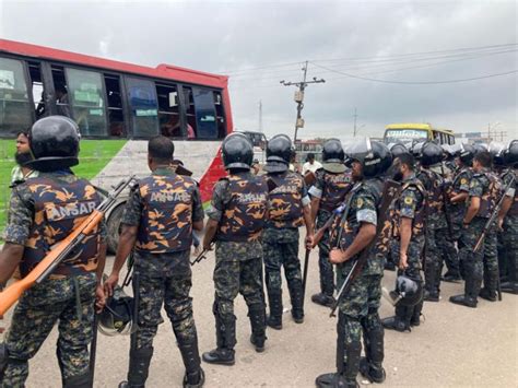 বিএনপির অবস্থান কর্মসূচি ঢাকার বিভিন্ন প্রবেশমুখে পুলিশের সাথে ব্যাপক