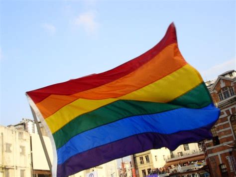 Primo Caso Di Adozione Gay In Italia Arriva L Ok Dal Tribunale Quotidianpost