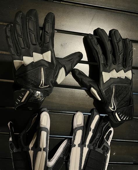 Nike Football Gloves | SidelineSwap