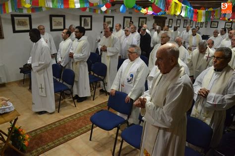 Los Sacerdotes De Toda La Diócesis Disfrutan De Una Jornada De Convivencia