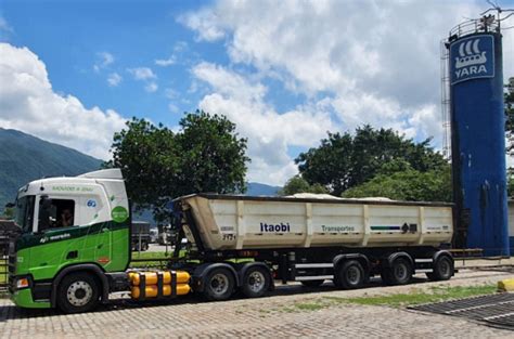 Caminhão movido a GNV faz transporte de fertilizantes Yara Biodiesel