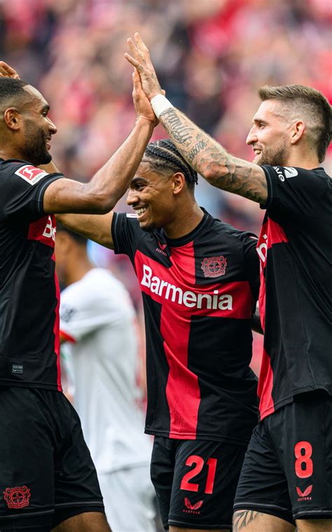 Leverkusen Vence O Augsburg Pelo Alem O E Termina Torneio Como Campe O