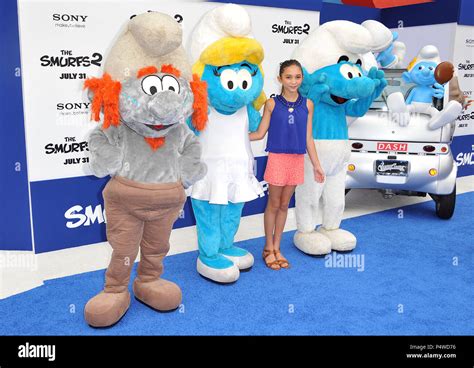 The smurfs 2 cast hi-res stock photography and images - Alamy