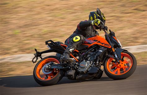 Ktm Duke Bs Pros Cons Should You Buy One Bikedekho