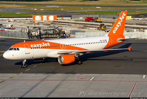 HB JZX easyJet Switzerland Airbus A320 214 Photo by Kilian Feßler ID