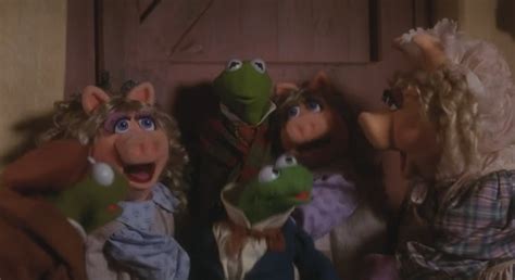 24 Wonderfully Weird Things In 'The Muppets Christmas Carol' That You ...