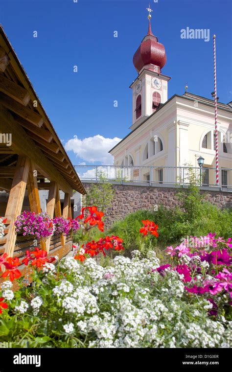 Iglesia Grande De Ortisei Gardena Provincia De Bolzano Trentino