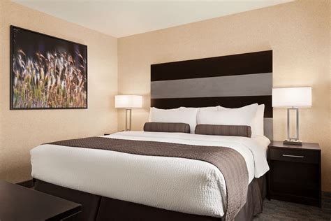 Days Inn by Wyndham Saskatoon | Saskatoon, SK Hotels