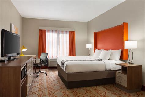 La Quinta Inn & Suites by Wyndham Lackawanna | Lackawanna, NY Hotels